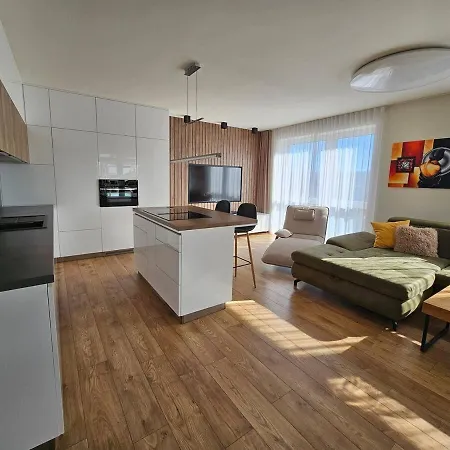 Apartamento Moderny S Terasou Prievidza
